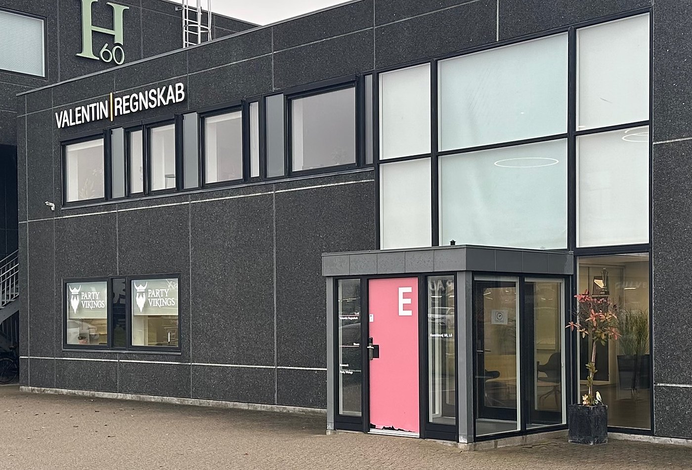Valentin Regnskabs kontor på Haraldsvej 60 i Randers SØ, indgang E